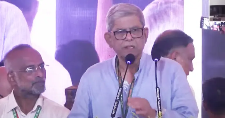 কথা বলছেন মির্জা ফখরুল ইসলাম আলমগীর